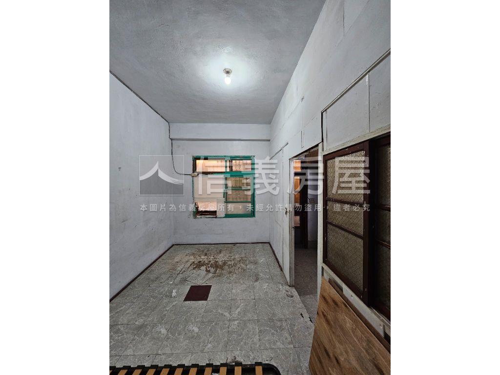 忠孝路透天房屋室內格局與周邊環境
