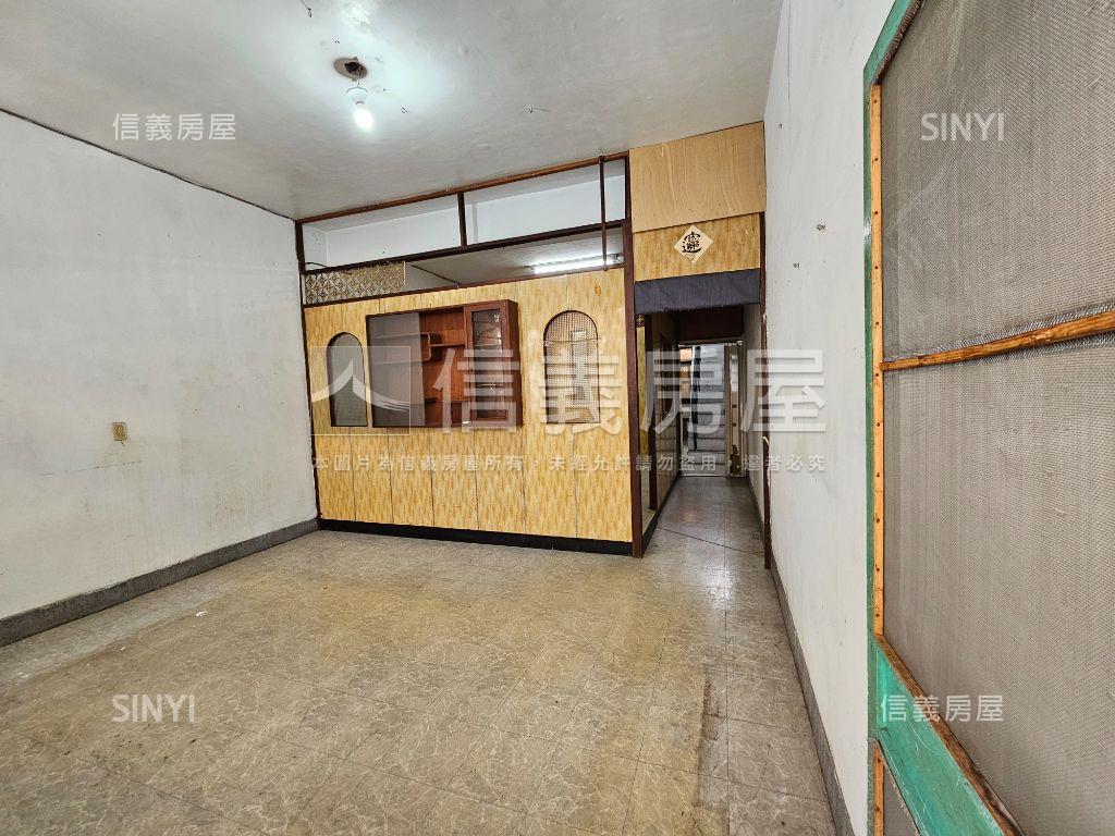 忠孝路透天房屋室內格局與周邊環境