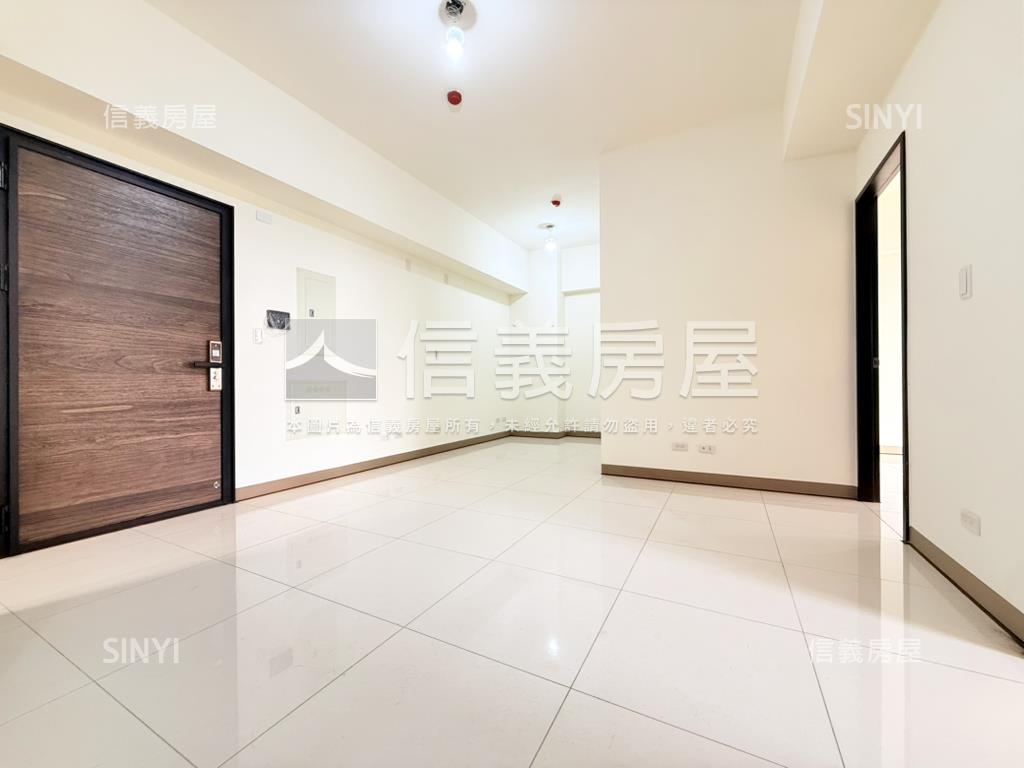 銳揚新樂活２＋１充電平車房屋室內格局與周邊環境