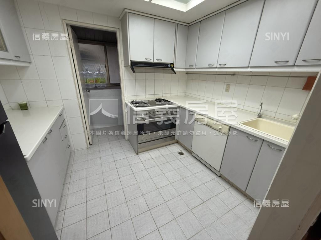 台北１０１豪華景觀大戶房屋室內格局與周邊環境