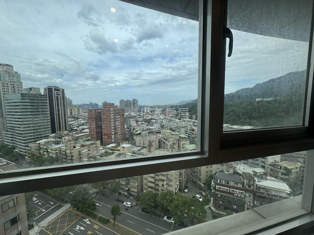 信義香榭美景高樓房屋室內格局與周邊環境