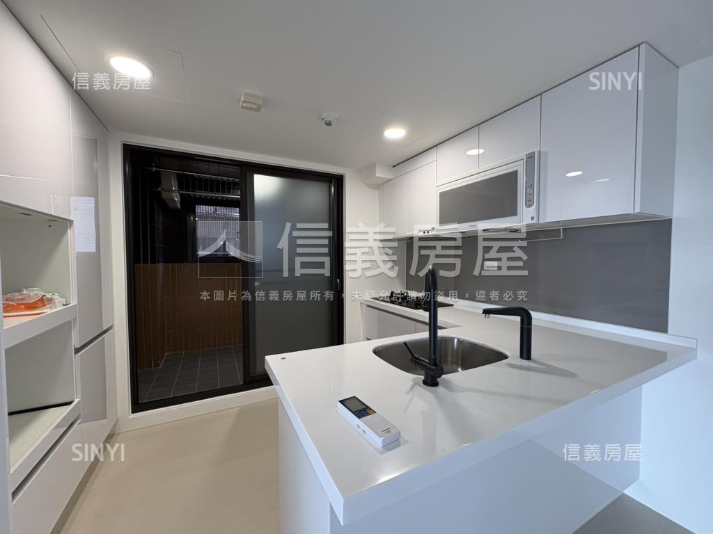 美麗山林輝煌大３房房屋室內格局與周邊環境