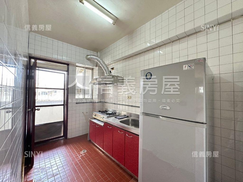 東區搶手三房有電梯房屋室內格局與周邊環境