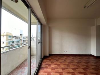 東區搶手三房有電梯