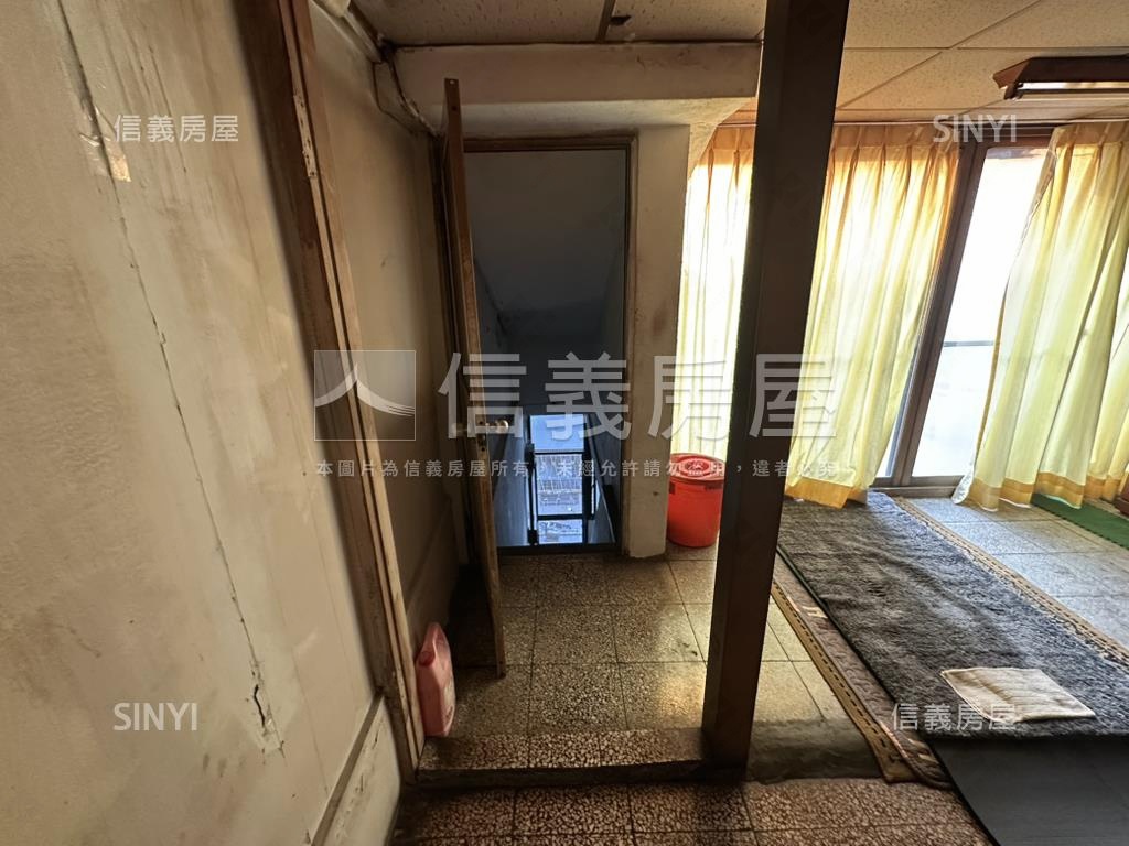 士林低總價透天房屋室內格局與周邊環境