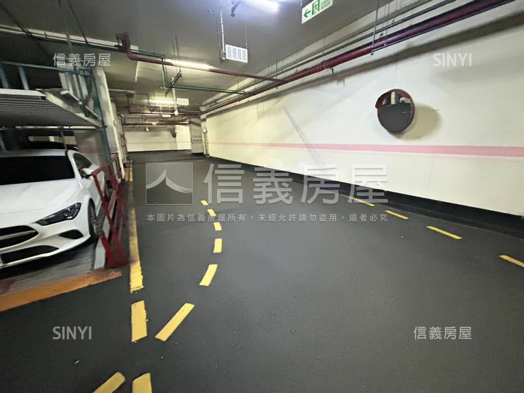 新富時代獨立權狀車位房屋室內格局與周邊環境