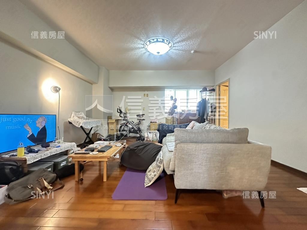 近南紡三房平車有附露台房屋室內格局與周邊環境