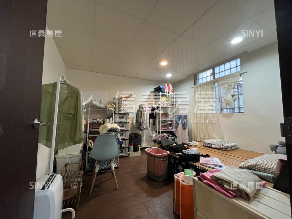 捷運明亮質感２房美寓房屋室內格局與周邊環境