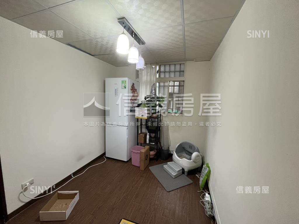 捷運明亮質感２房美寓房屋室內格局與周邊環境