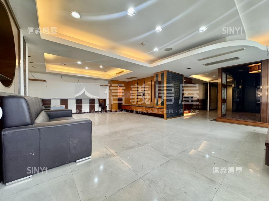 東區大坪數四房車位房屋室內格局與周邊環境