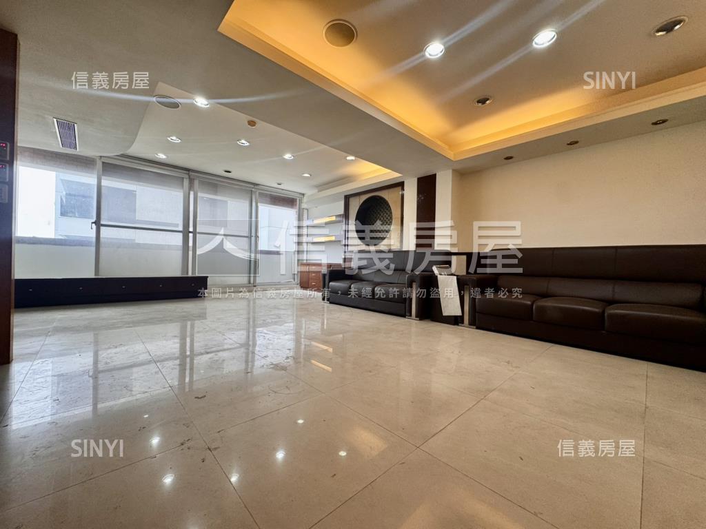 東區大坪數四房車位房屋室內格局與周邊環境