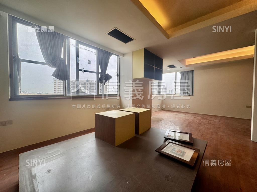 東區大坪數四房車位房屋室內格局與周邊環境