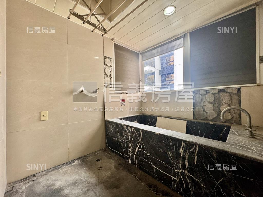 東區大坪數四房車位房屋室內格局與周邊環境