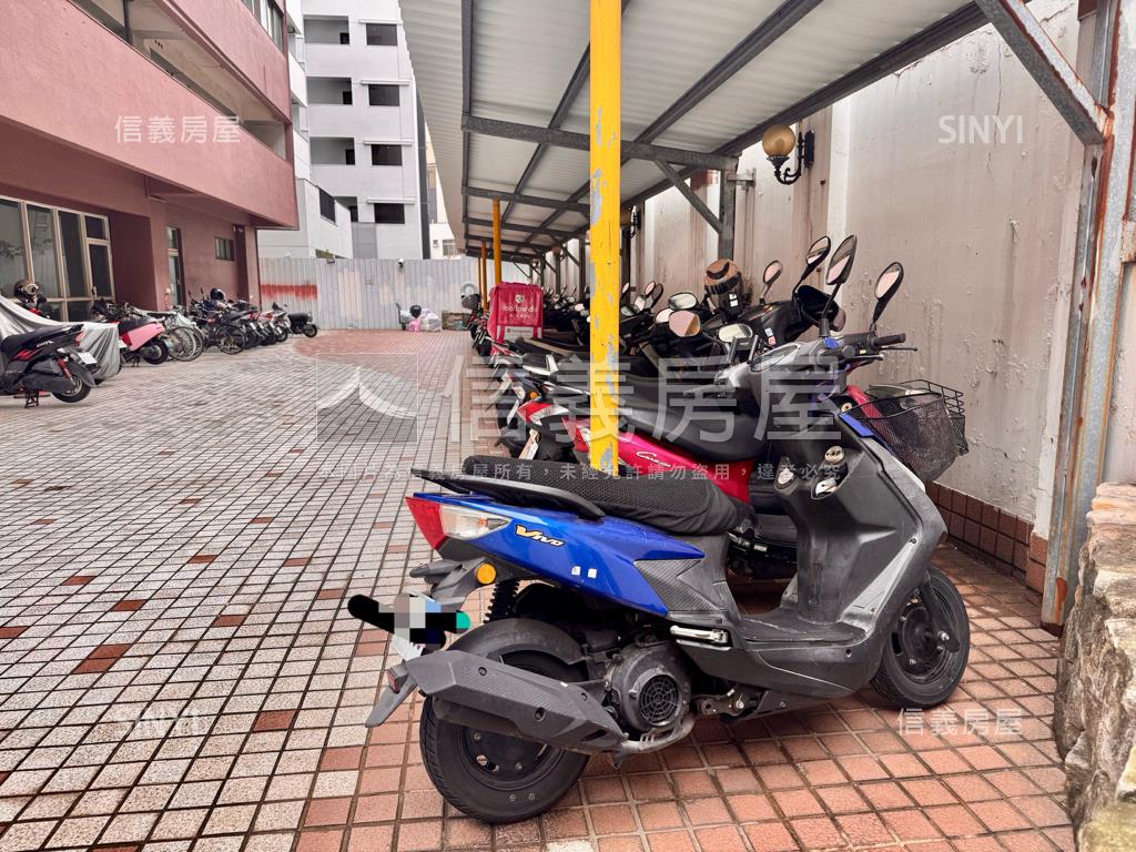 東區大坪數四房車位房屋室內格局與周邊環境