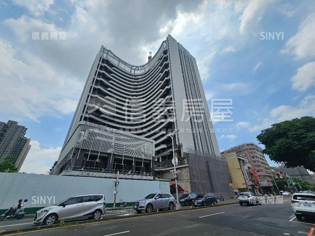 ＶＶＳ１Ａ８棟充電車位房屋室內格局與周邊環境