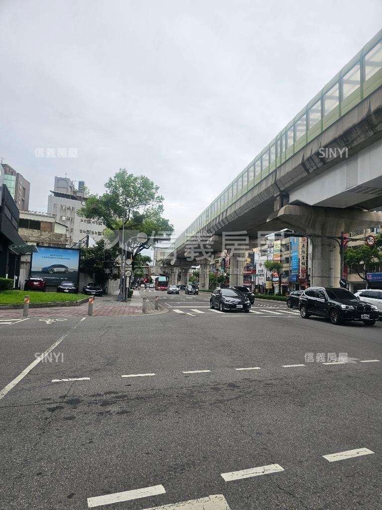 ＶＶＳ１Ａ８棟充電車位房屋室內格局與周邊環境