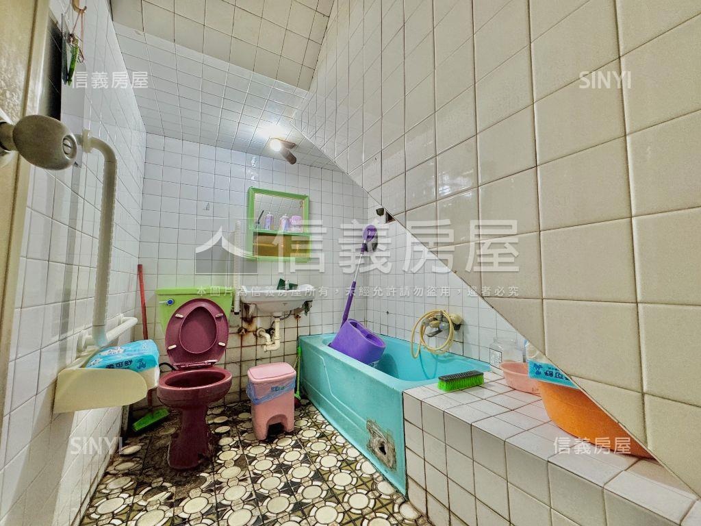 近奇美大地坪前後進出店面房屋室內格局與周邊環境