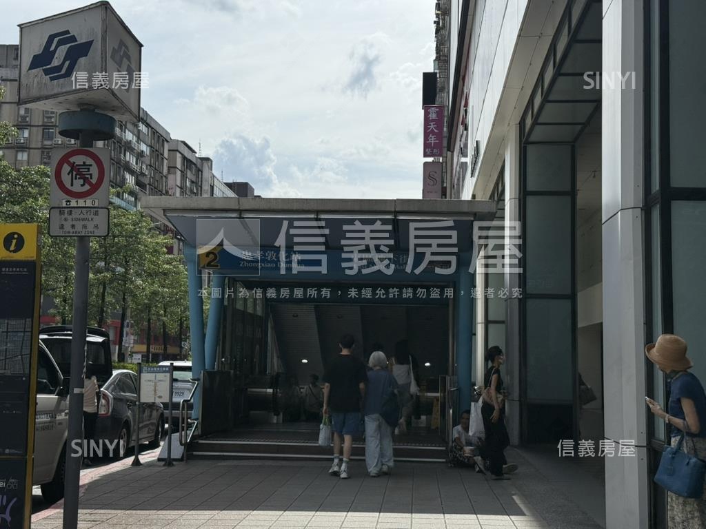 東區邊間金店面房屋室內格局與周邊環境