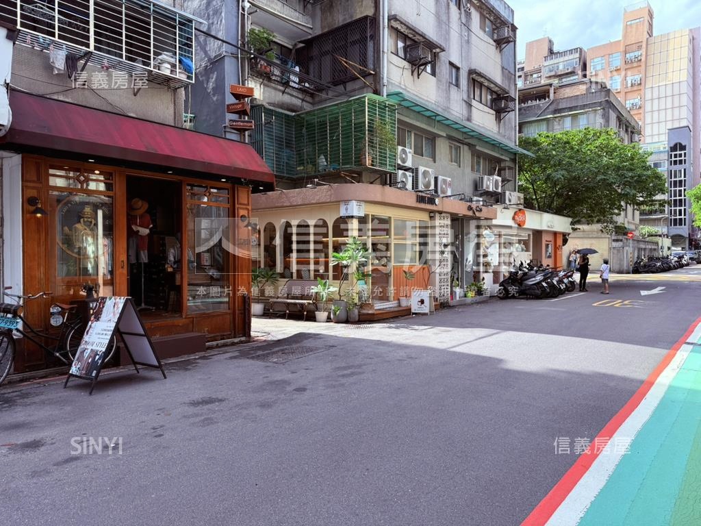 東區邊間金店面房屋室內格局與周邊環境