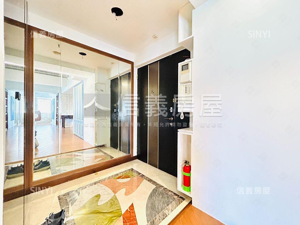 成功豪邸附雙車位房屋室內格局與周邊環境