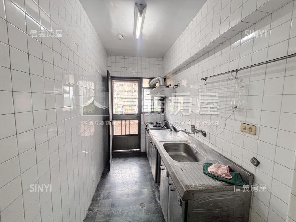 後驛商圈捷運大三房房屋室內格局與周邊環境