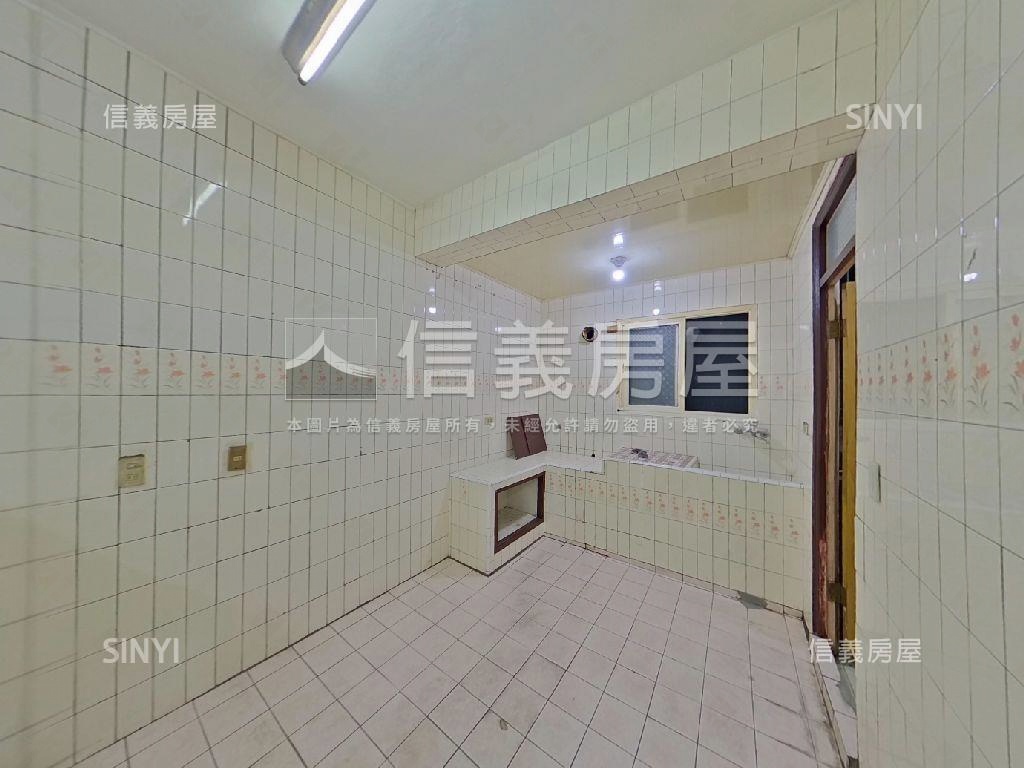 滿平二街公寓二樓房屋室內格局與周邊環境