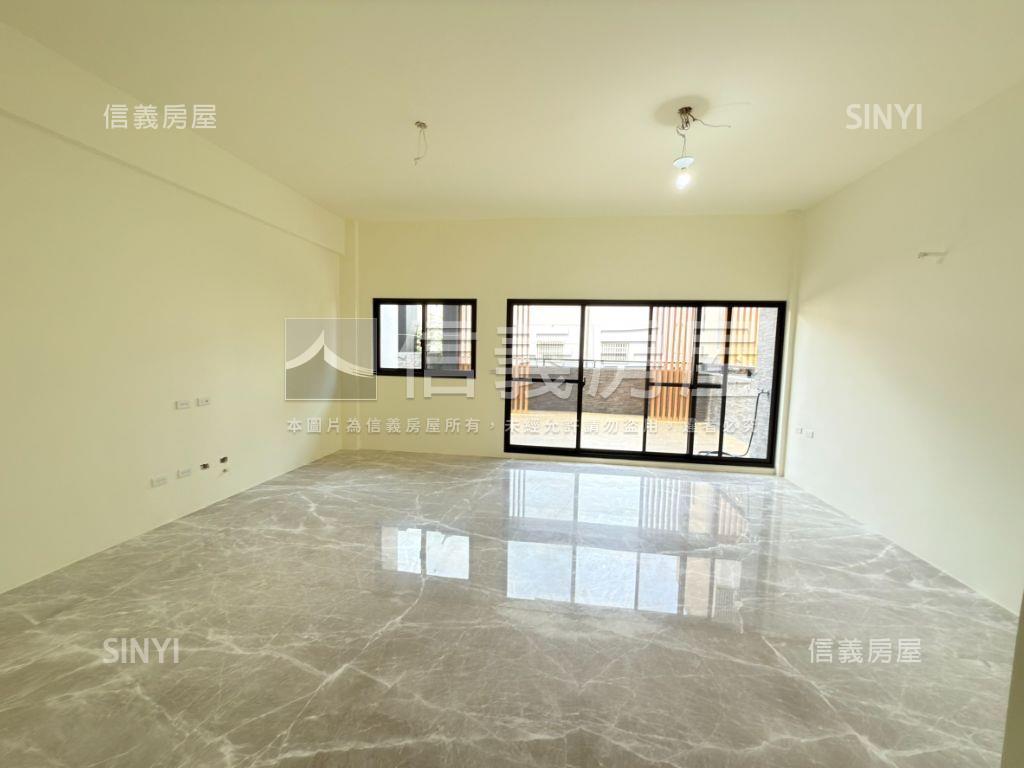 １２期臨路電梯獨棟豪墅１房屋室內格局與周邊環境