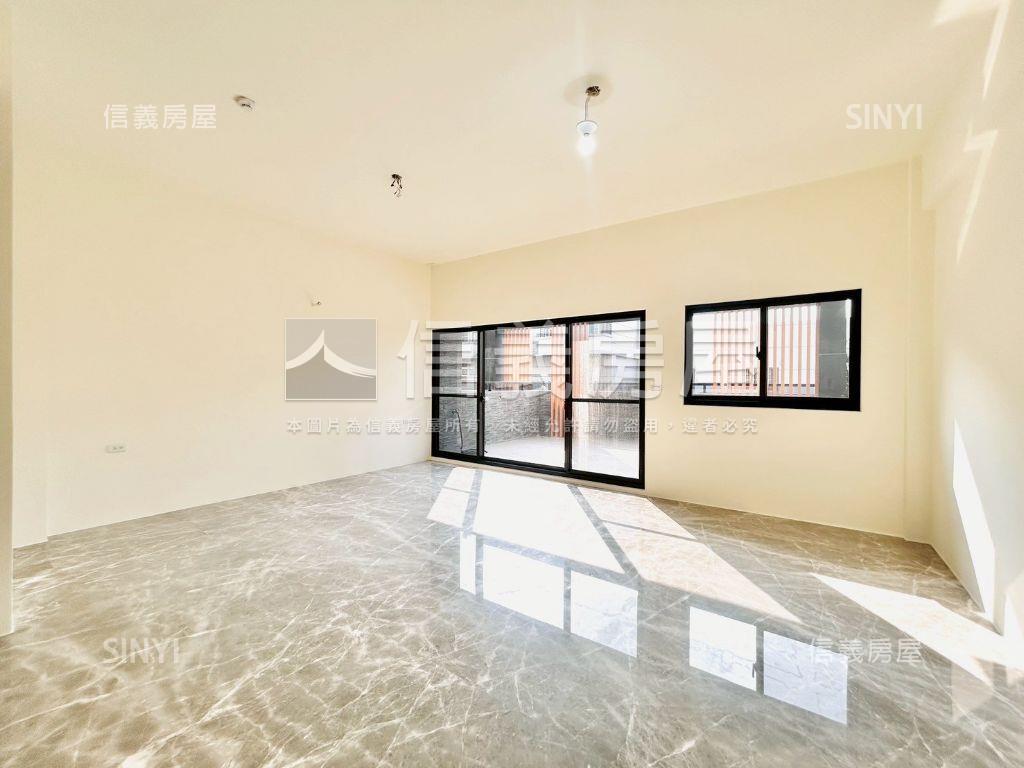 １２期臨路電梯獨棟豪墅１房屋室內格局與周邊環境