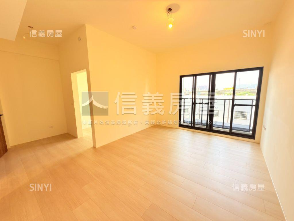 １２期臨路電梯獨棟豪墅１房屋室內格局與周邊環境