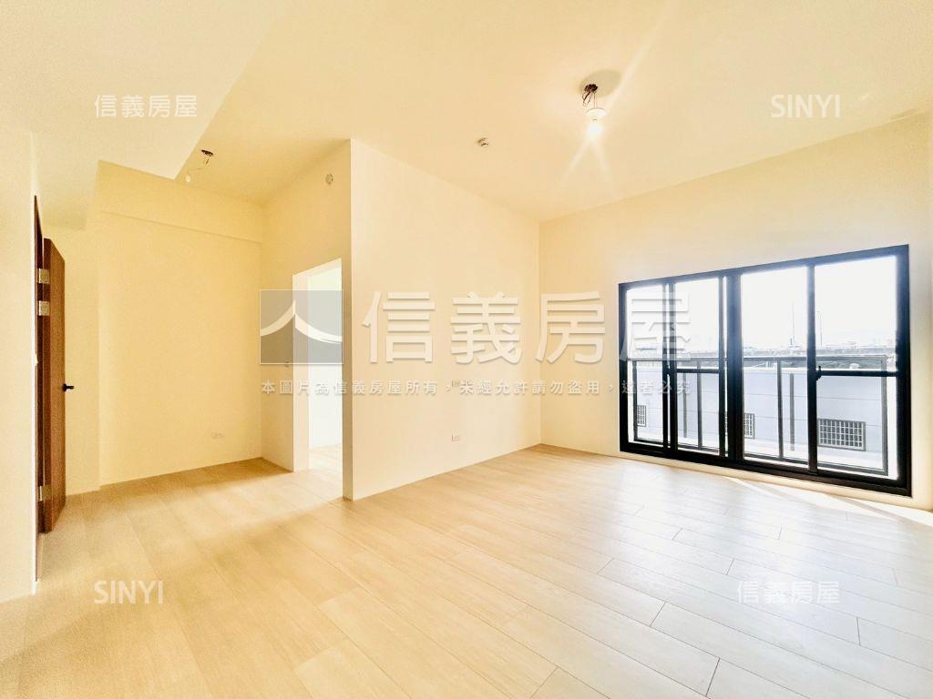 １２期臨路電梯獨棟豪墅１房屋室內格局與周邊環境