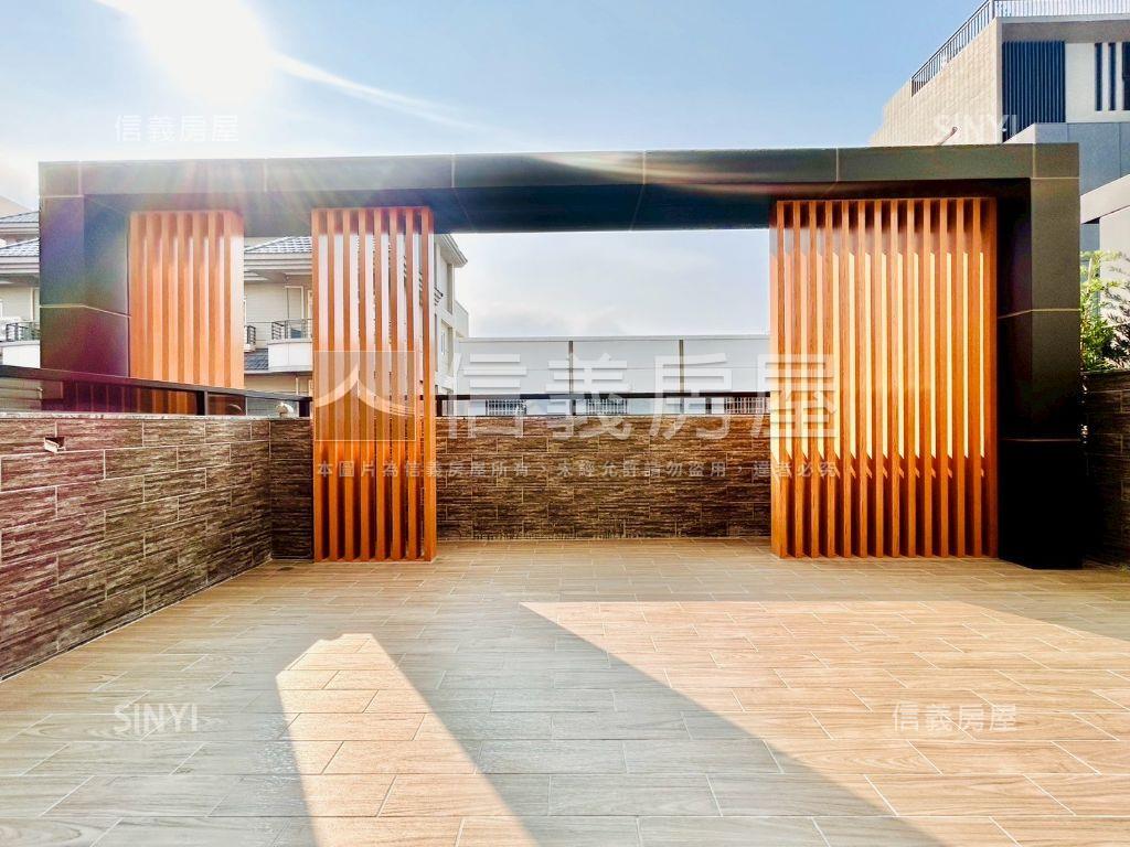 １２期臨路電梯獨棟豪墅１房屋室內格局與周邊環境