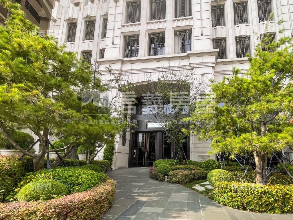 富宇世界之匯三房雙平車！房屋室內格局與周邊環境