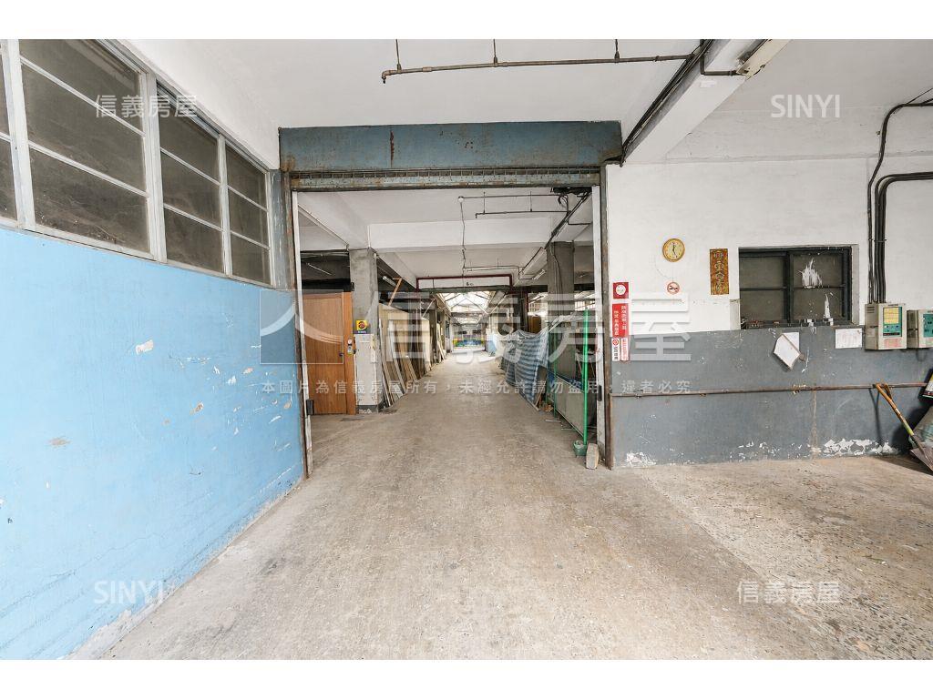新莊中正路１４６０坪乙工房屋室內格局與周邊環境