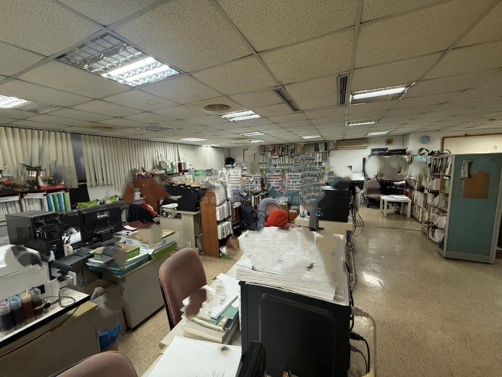 亞灣區採光商辦＋新車位房屋室內格局與周邊環境