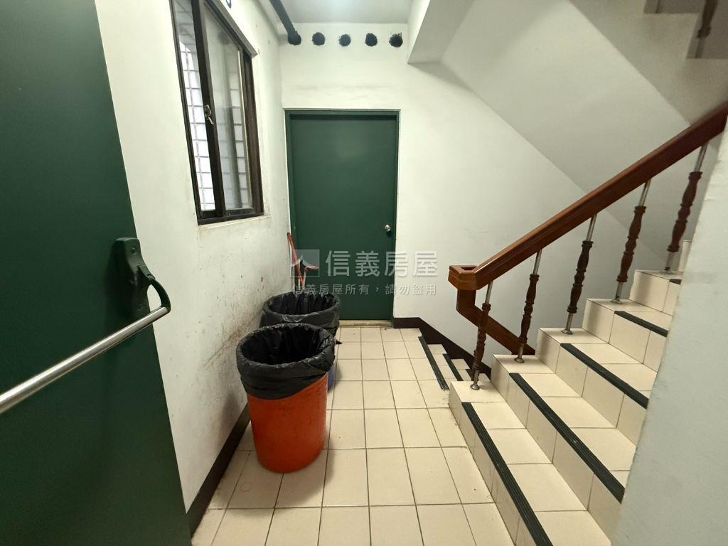 亞灣區採光商辦＋新車位房屋室內格局與周邊環境