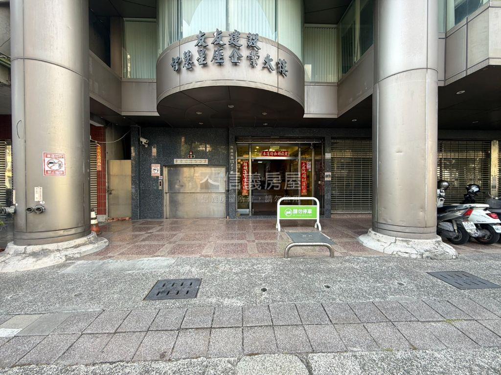 亞灣區採光商辦＋新車位房屋室內格局與周邊環境