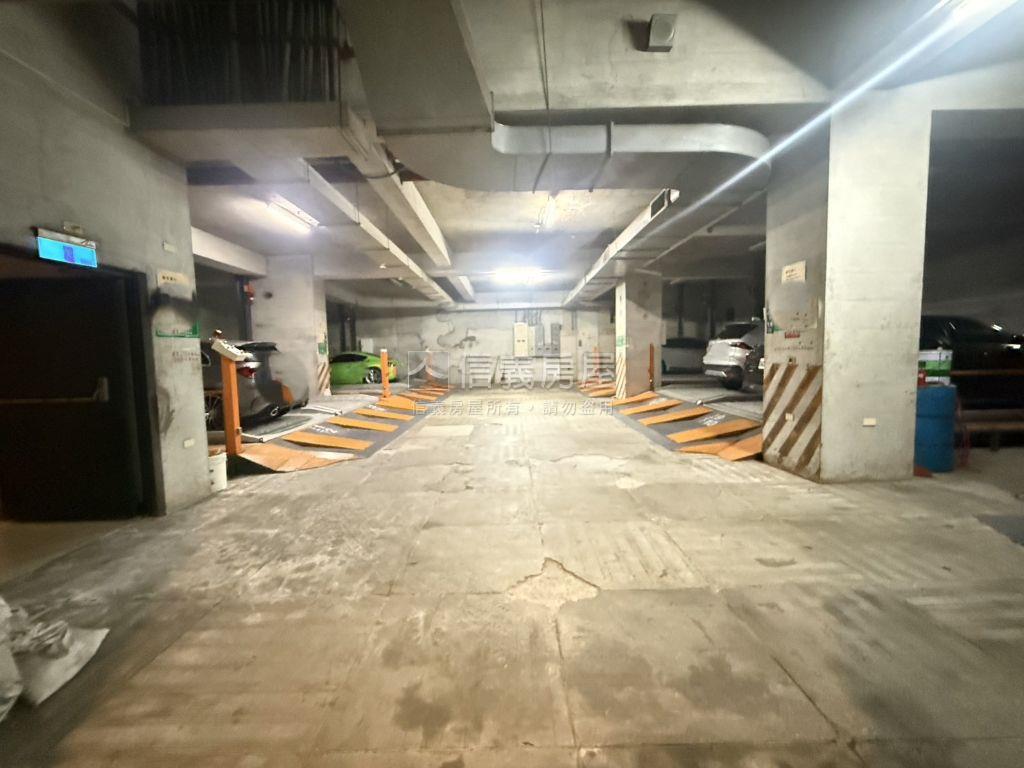 亞灣區採光商辦＋新車位房屋室內格局與周邊環境