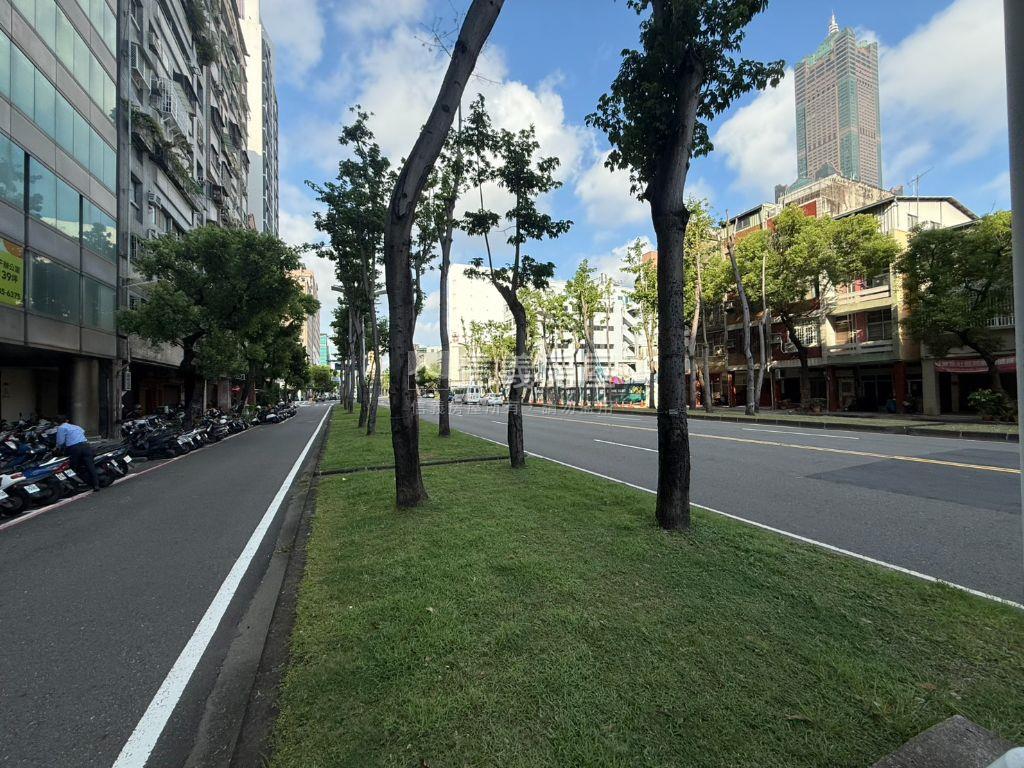 亞灣區採光商辦＋新車位房屋室內格局與周邊環境