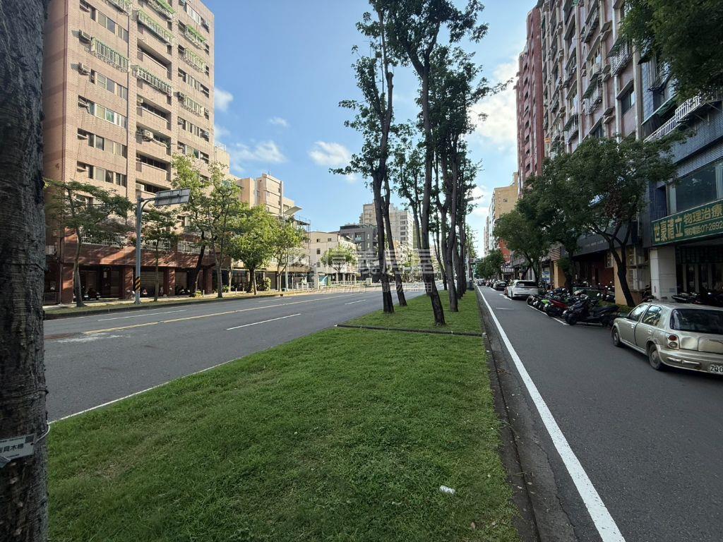 亞灣區採光商辦＋新車位房屋室內格局與周邊環境