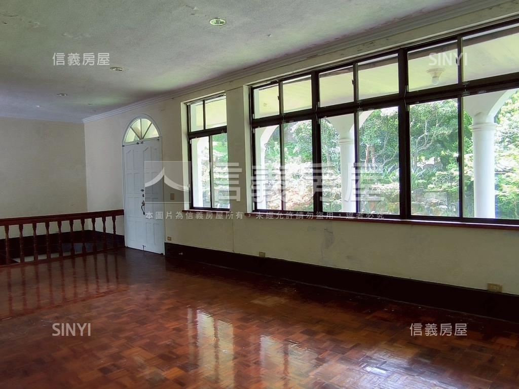 陽明山霸景泳池別墅房屋室內格局與周邊環境