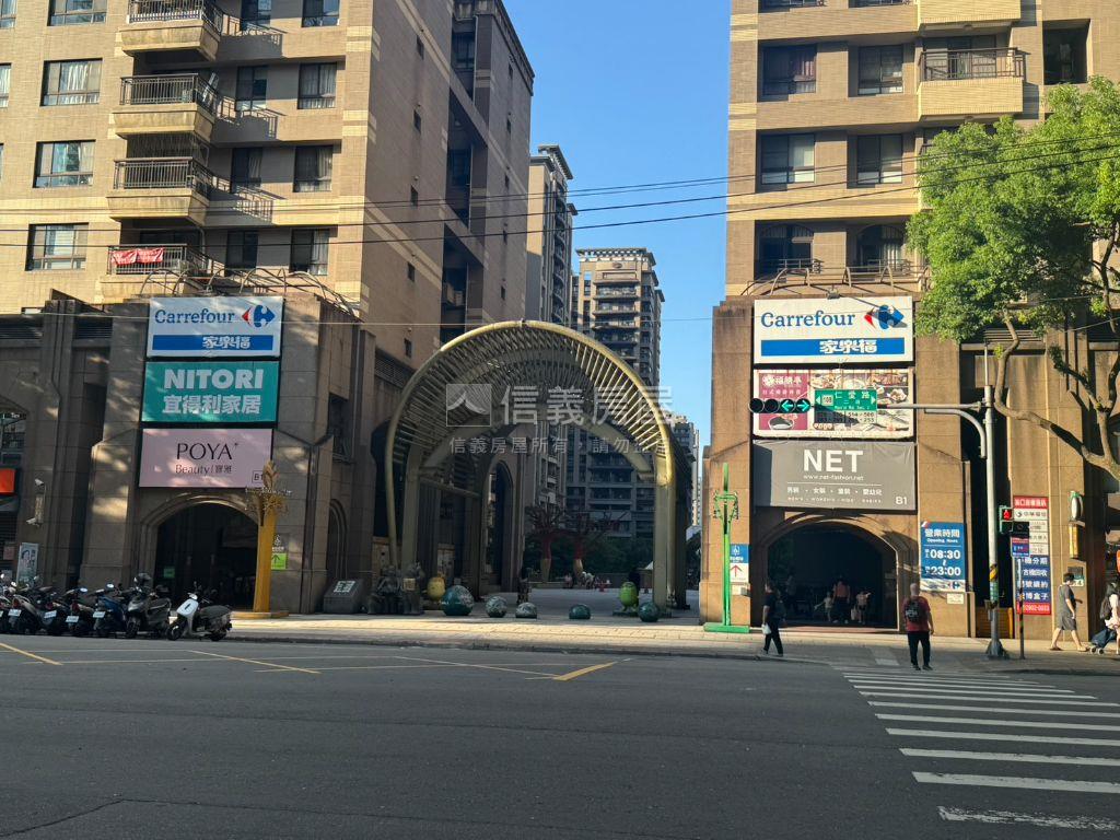 Ｕ未來中庭景觀邊間三房房屋室內格局與周邊環境
