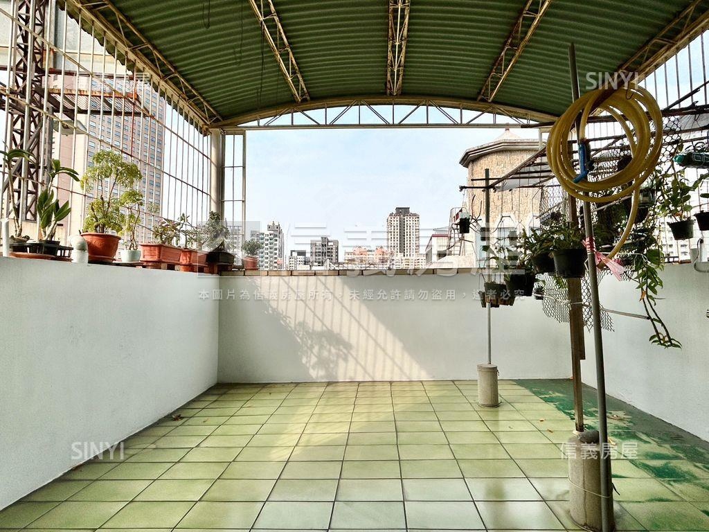 輕軌旁稀有獨棟透天房屋室內格局與周邊環境