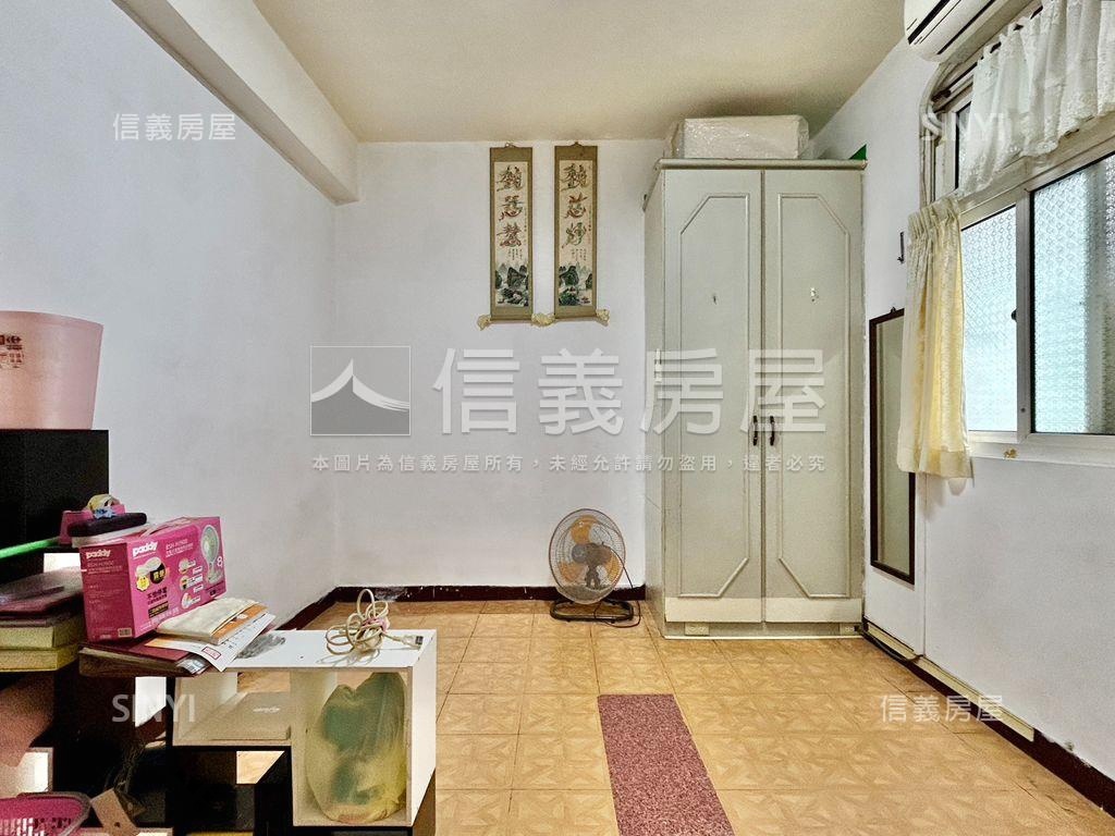 輕軌旁稀有獨棟透天房屋室內格局與周邊環境