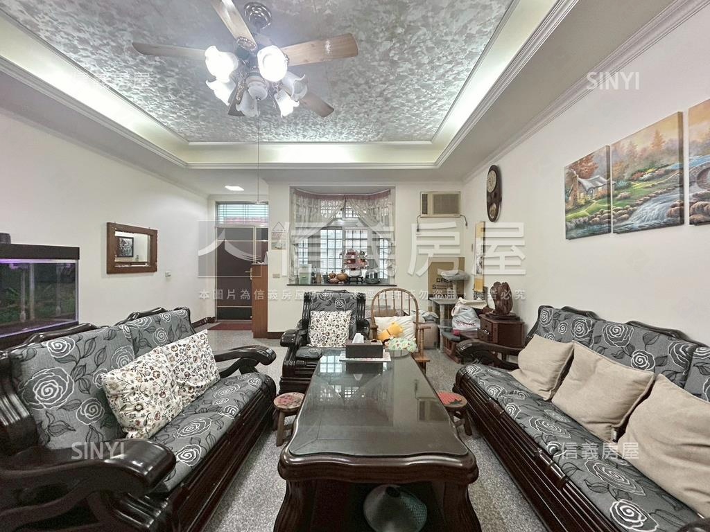 專任竹北大面寬車庫透天房屋室內格局與周邊環境