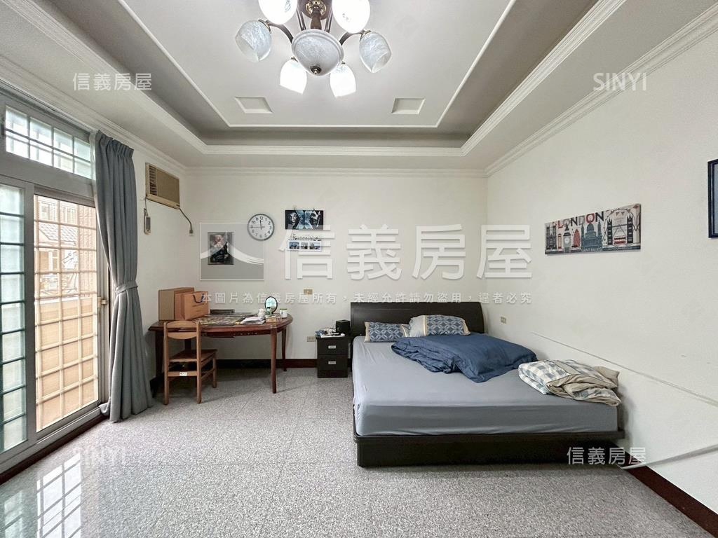 專任竹北大面寬車庫透天房屋室內格局與周邊環境