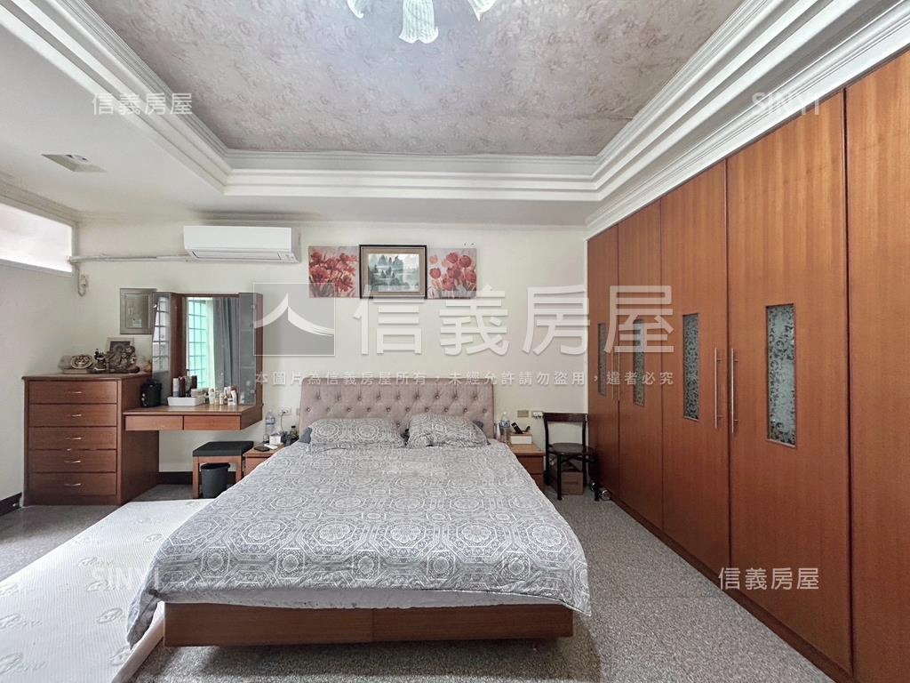 專任竹北大面寬車庫透天房屋室內格局與周邊環境