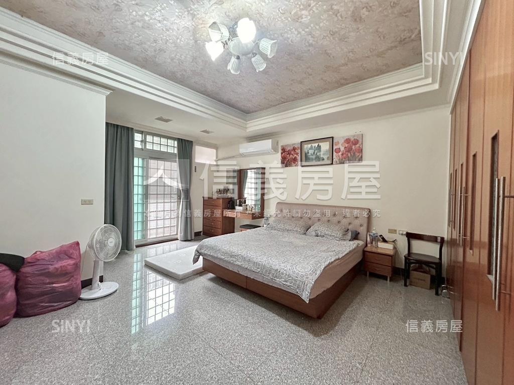 專任竹北大面寬車庫透天房屋室內格局與周邊環境