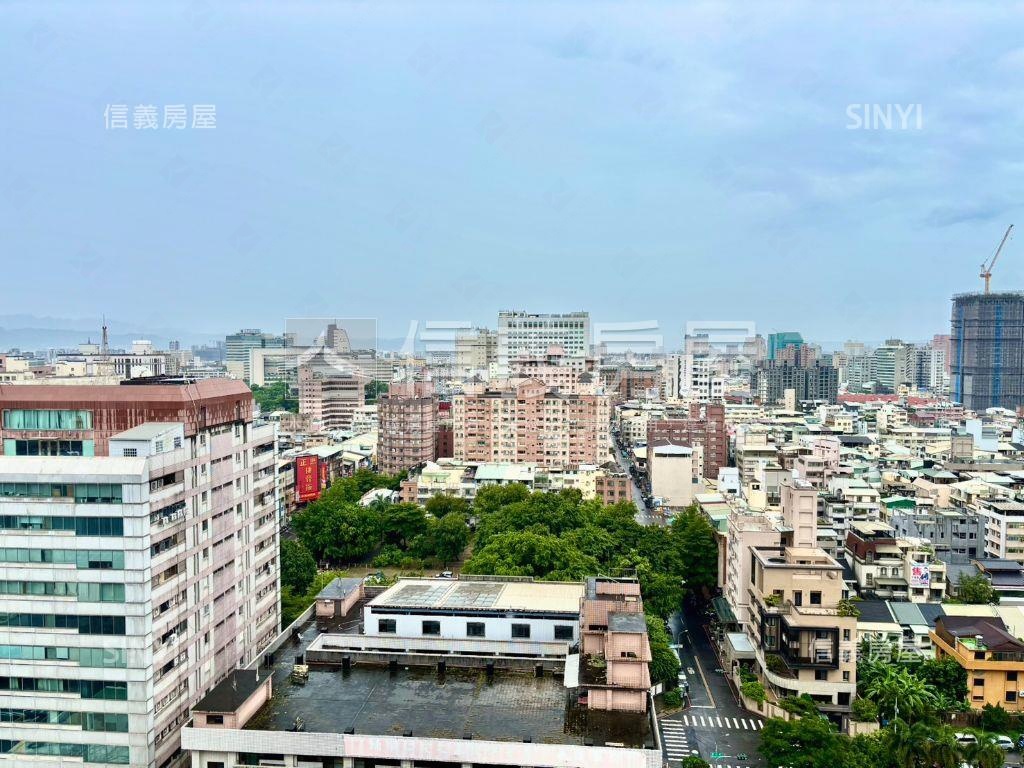 歐夏蕾次頂樓平車房屋室內格局與周邊環境