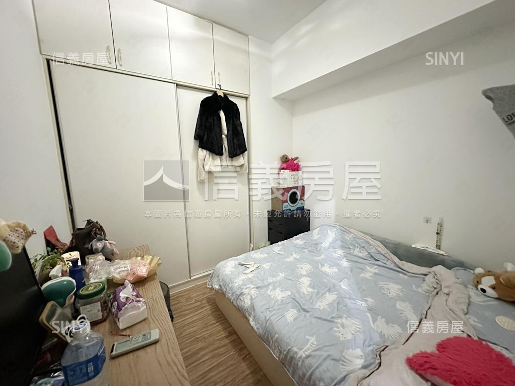 歐洲電梯靚麗電梯兩房房屋室內格局與周邊環境