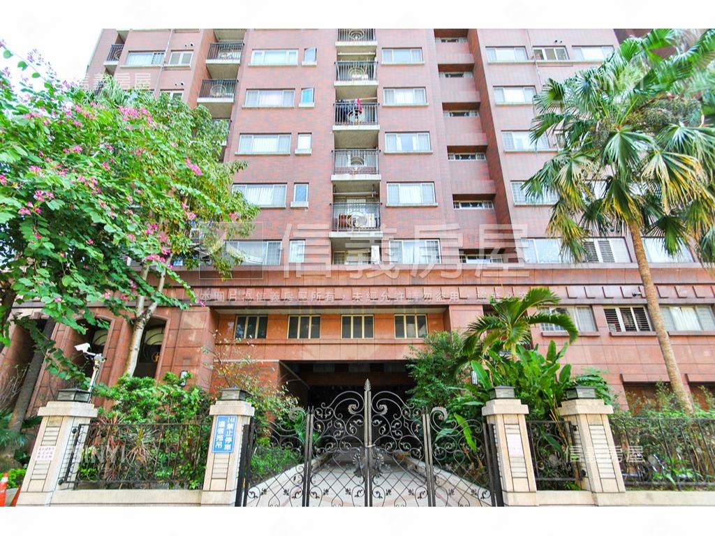 歐洲電梯靚麗電梯兩房房屋室內格局與周邊環境